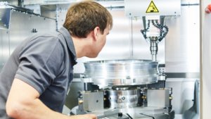 What are the Factors That Affect the Cost of CNC Milling and Machining