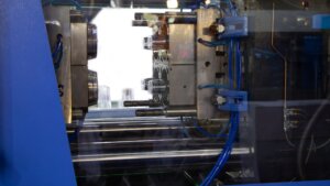 What Are Common Injection Molding Defects and Their Impact on Mold Life?