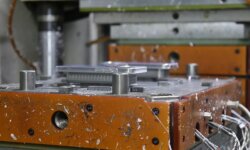 Flexible injection moldings: LSR vs TPE